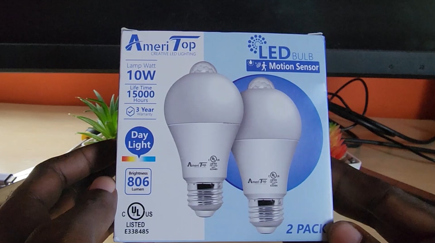 AmeriTop Motion Sensor Light Bulb BlogTechTips